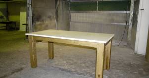 Tavolo per macelleria in legno su misura